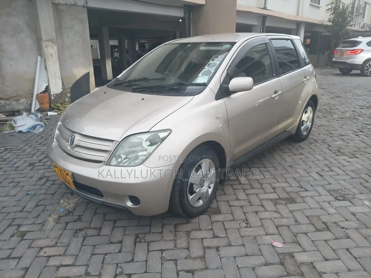 Toyota IST 2007 Gold