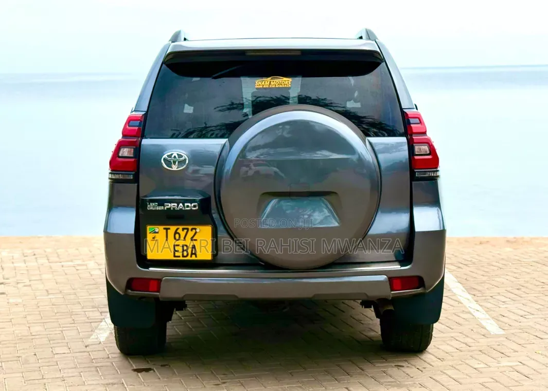 Toyota Land Cruiser Prado 2017 Black