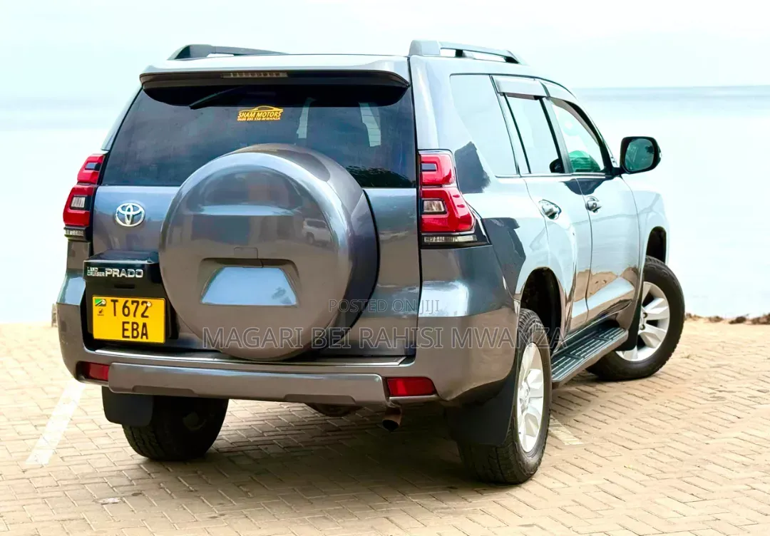 Toyota Land Cruiser Prado 2017 Black