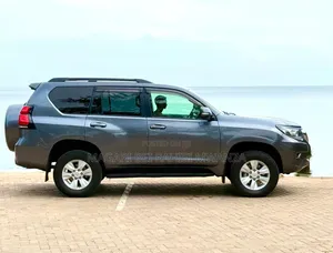 Toyota Land Cruiser Prado 2017 Black