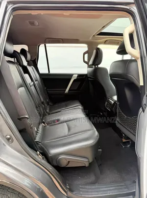Toyota Land Cruiser Prado 2017 Black