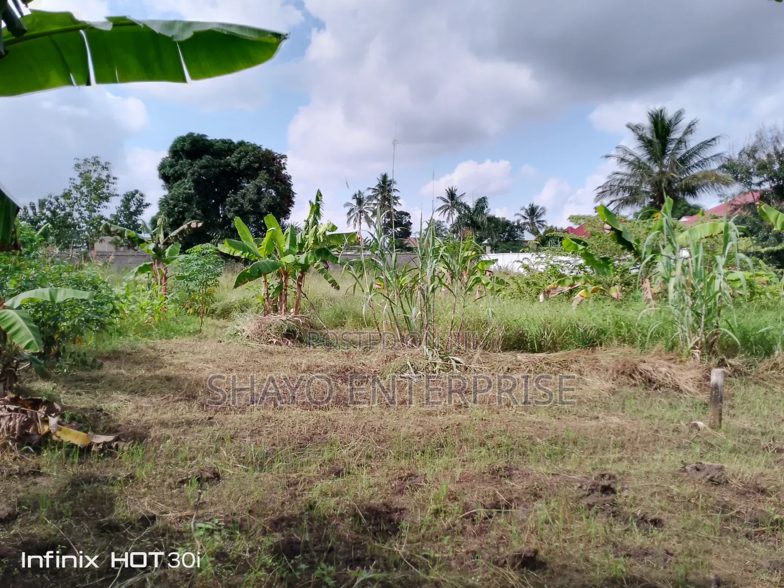 Kiwanja Kinauzwa SQM 1000+