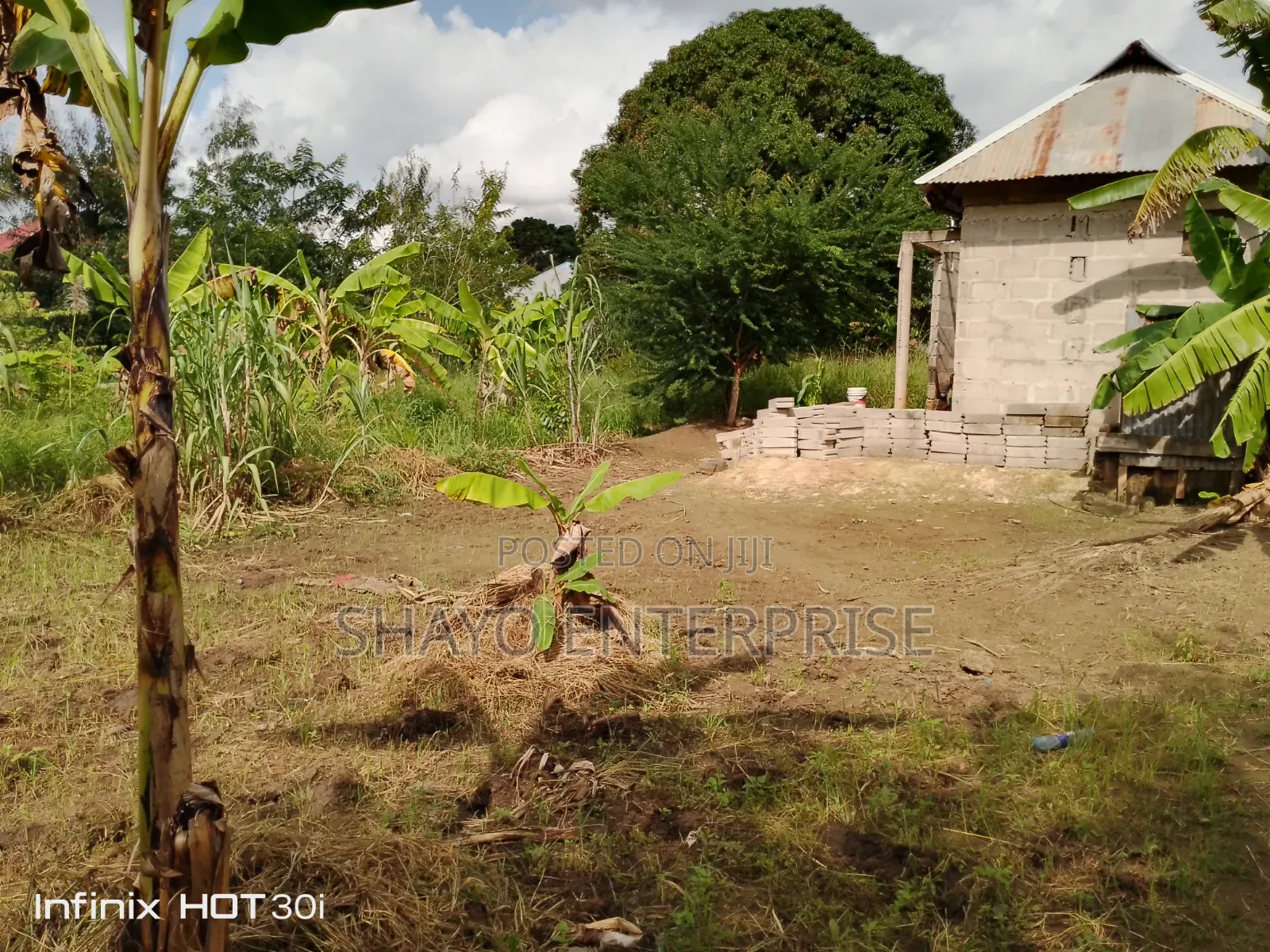 Kiwanja Kinauzwa SQM 1000+