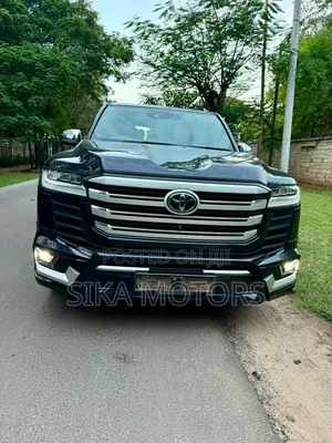Toyota Land Cruiser 2023 Black
