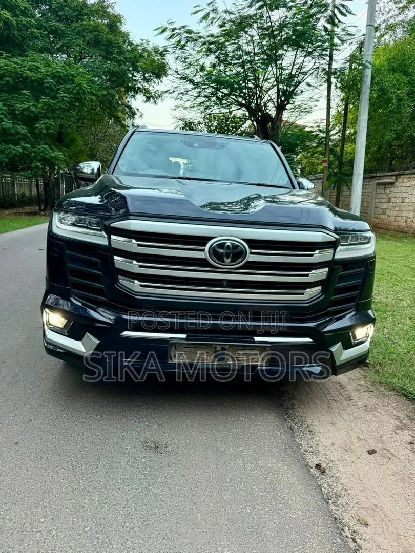 Toyota Land Cruiser 2023 Black