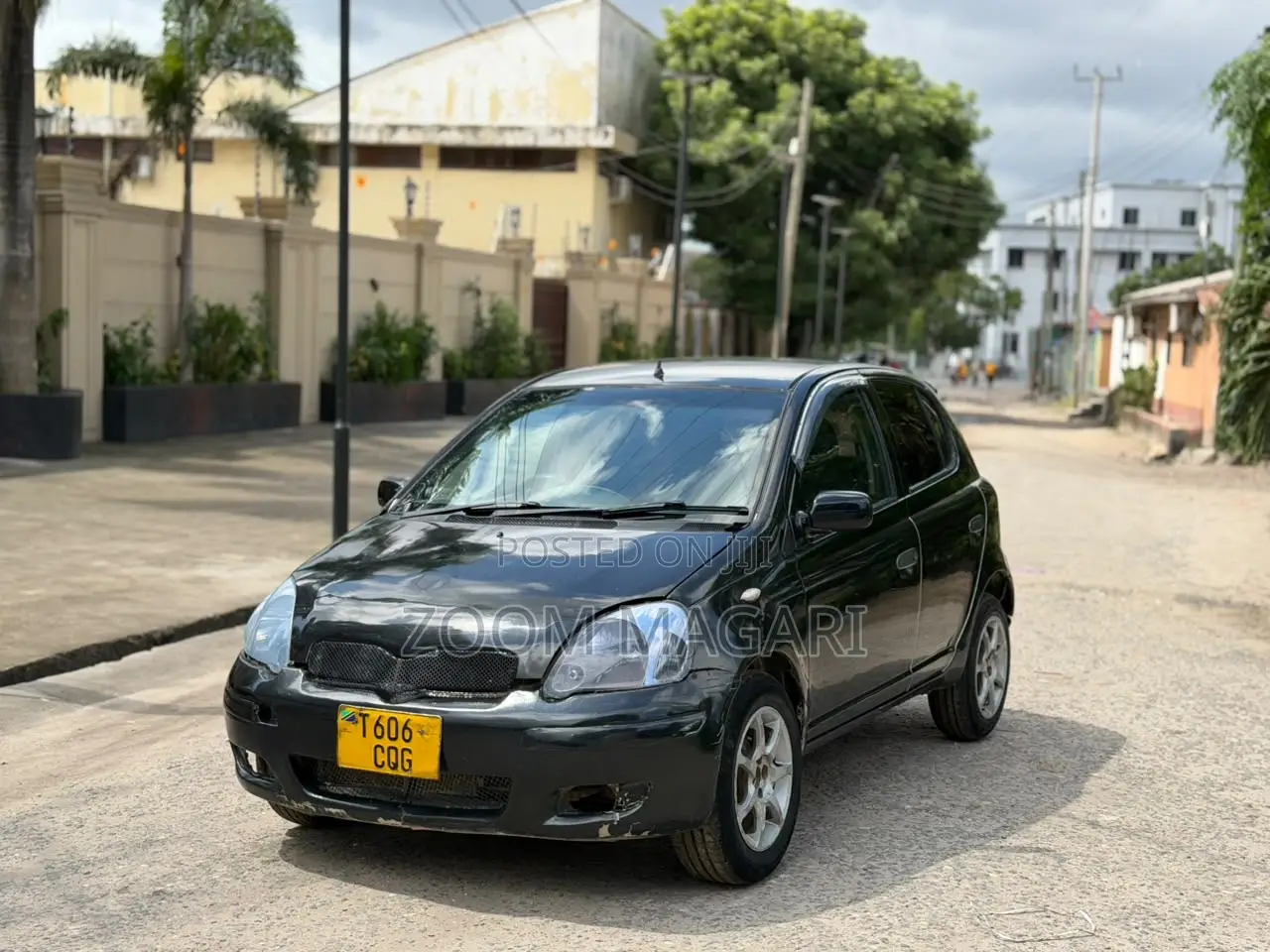 Toyota Vitz 2001 Black
