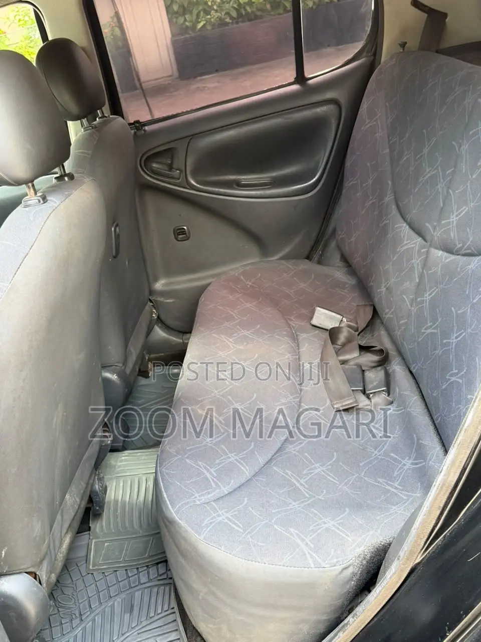 Toyota Vitz 2001 Black