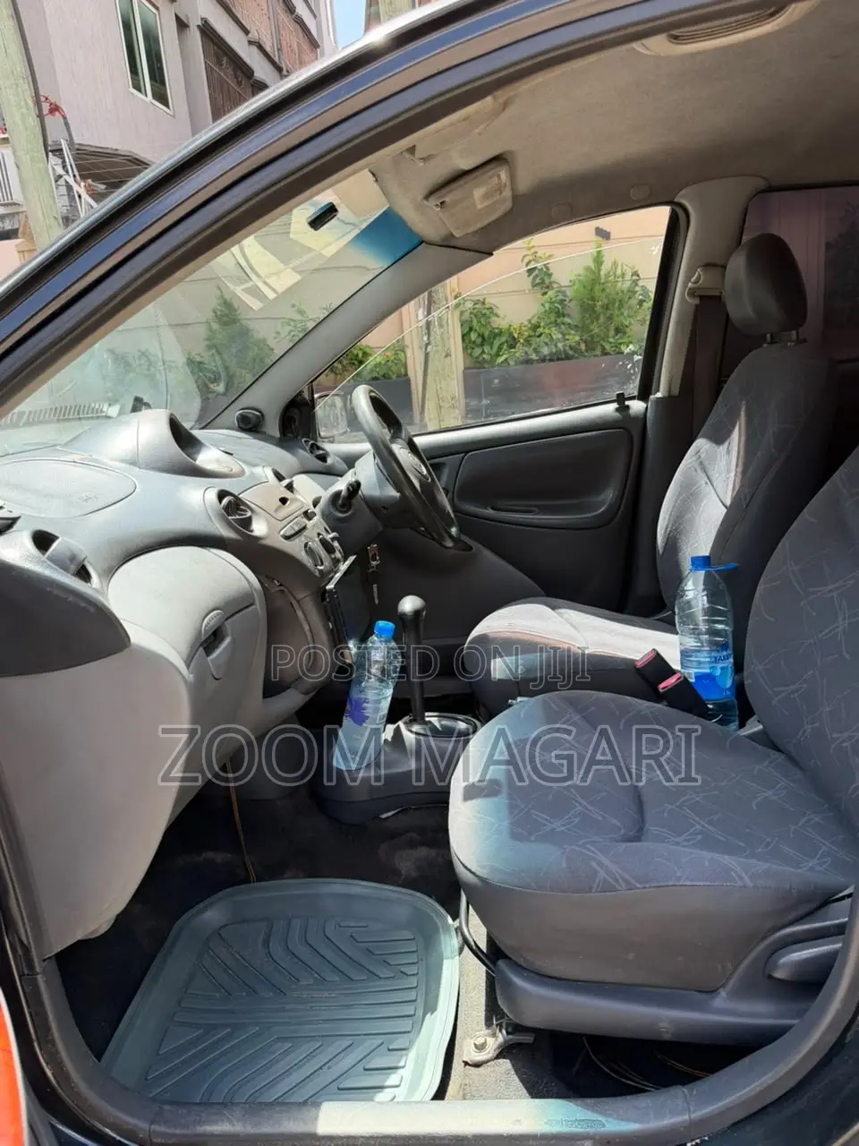 Toyota Vitz 2001 Black