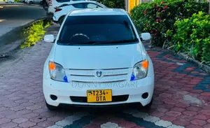 Toyota IST 2005 White