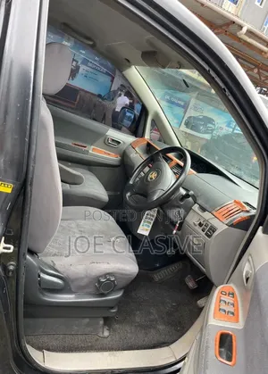 Toyota Noah 2.0 AWD (8 Seater) 2004 Black