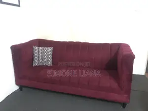 Sofa La Watu Watatu. Kali Bado Jipya Sana