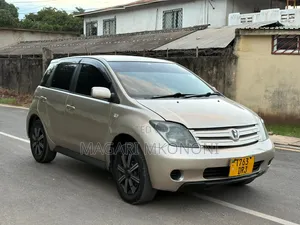 Toyota IST 2004 Beige