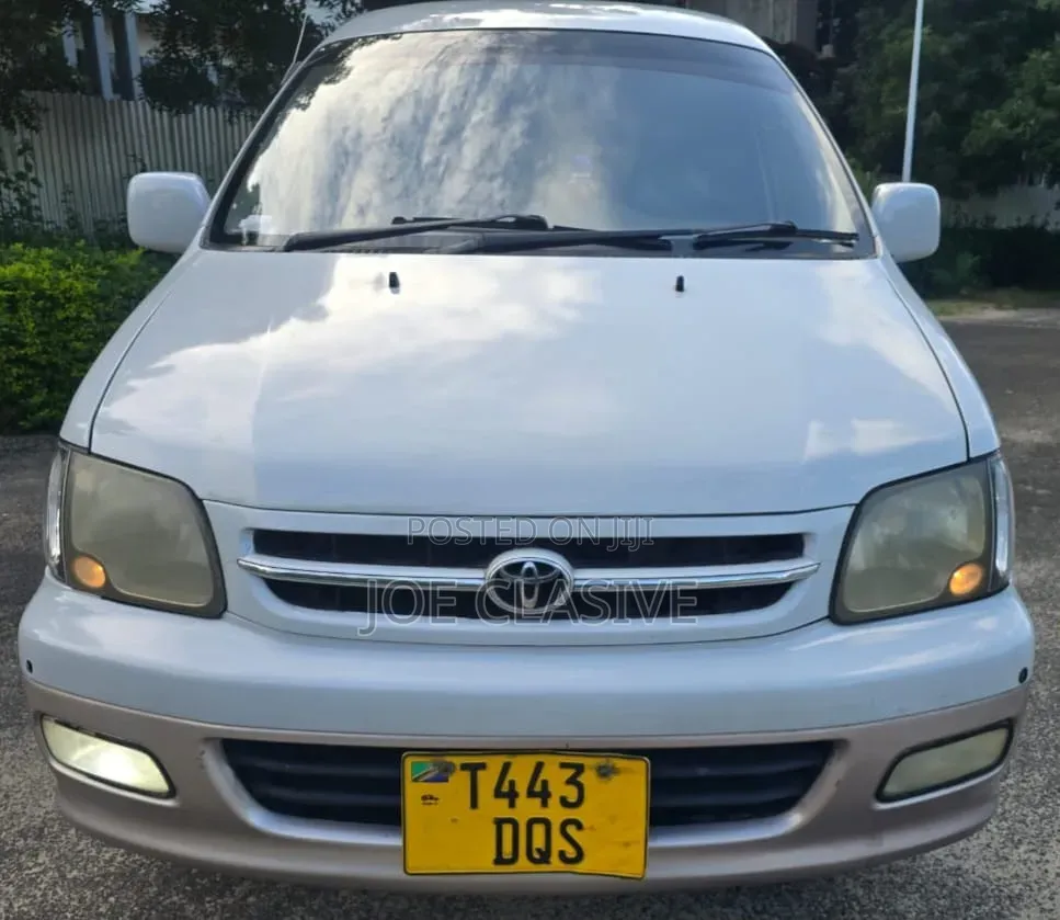 Toyota LiteAce Noah 2001 White