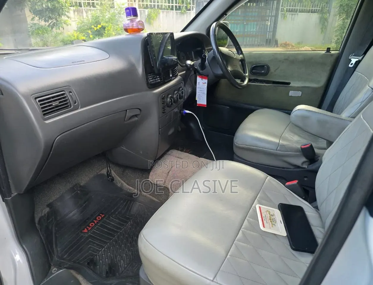Toyota LiteAce Noah 2001 White
