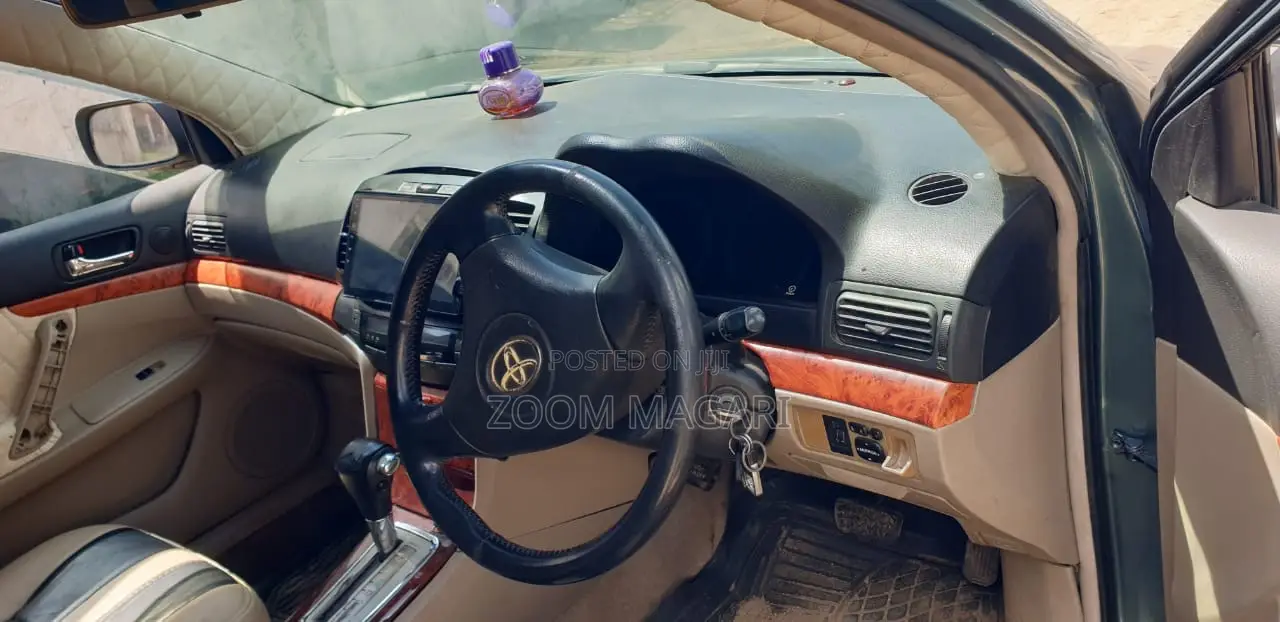 Toyota Premio 2005 Green