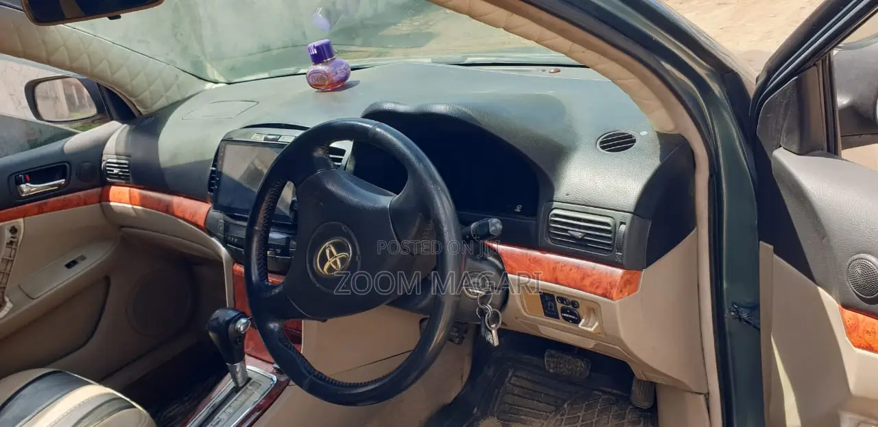 Toyota Premio 2005 Green