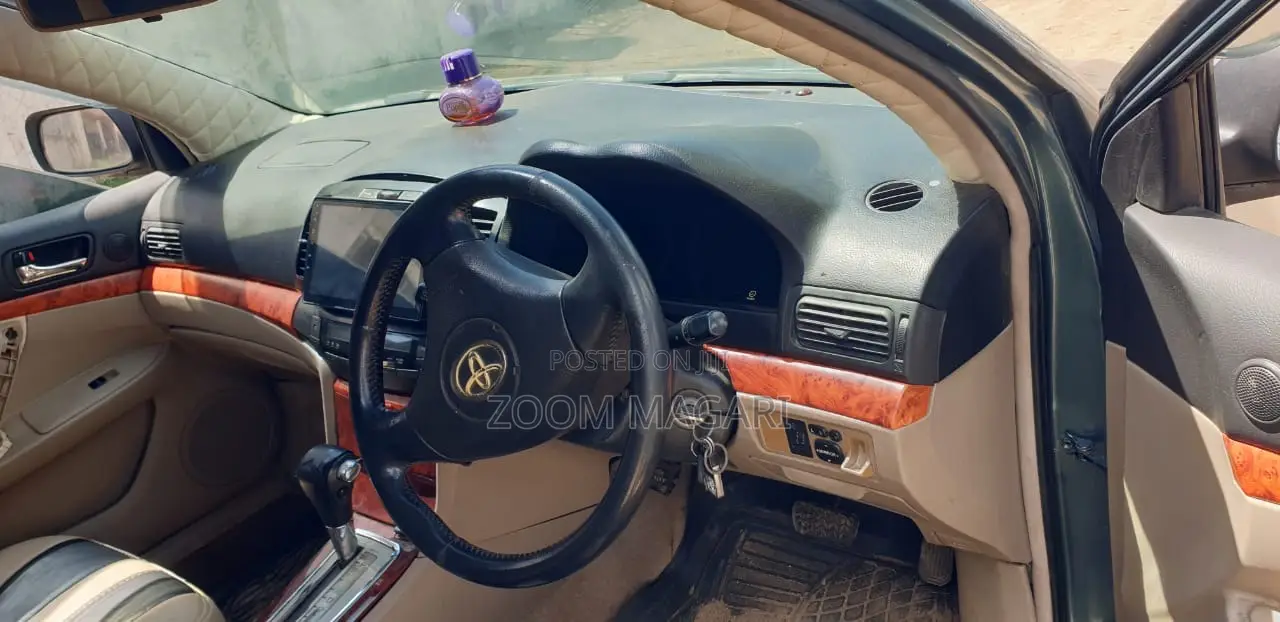 Toyota Premio 2005 Green