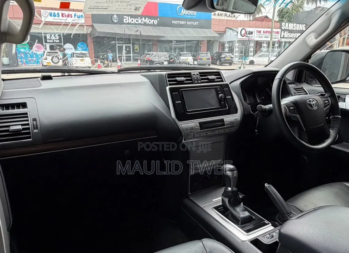 Toyota Land Cruiser Prado 2018 White