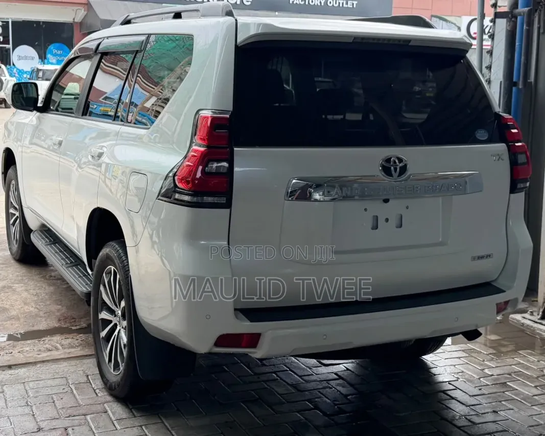 Toyota Land Cruiser Prado 2018 White