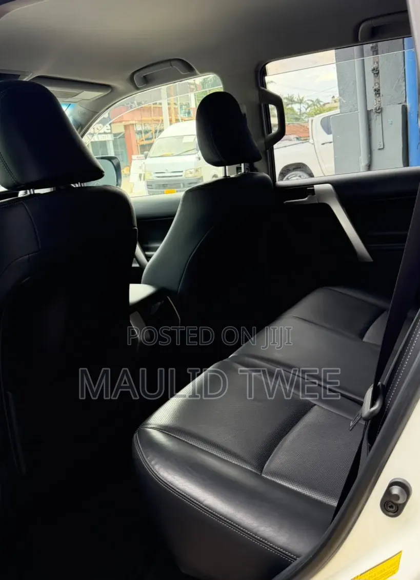 Toyota Land Cruiser Prado 2018 White