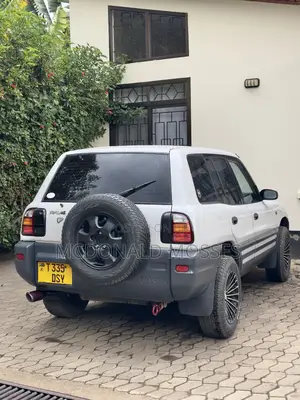 Toyota RAV4 Base 4x4 1999 Pearl