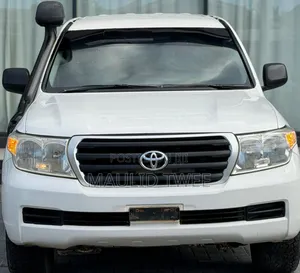Toyota Land Cruiser 2011 White
