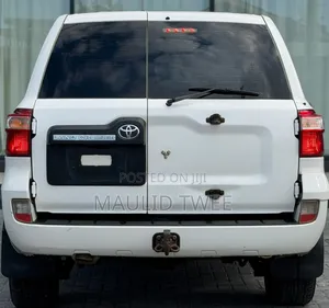 Toyota Land Cruiser 2011 White
