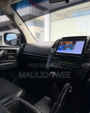 Toyota Land Cruiser 2011 White