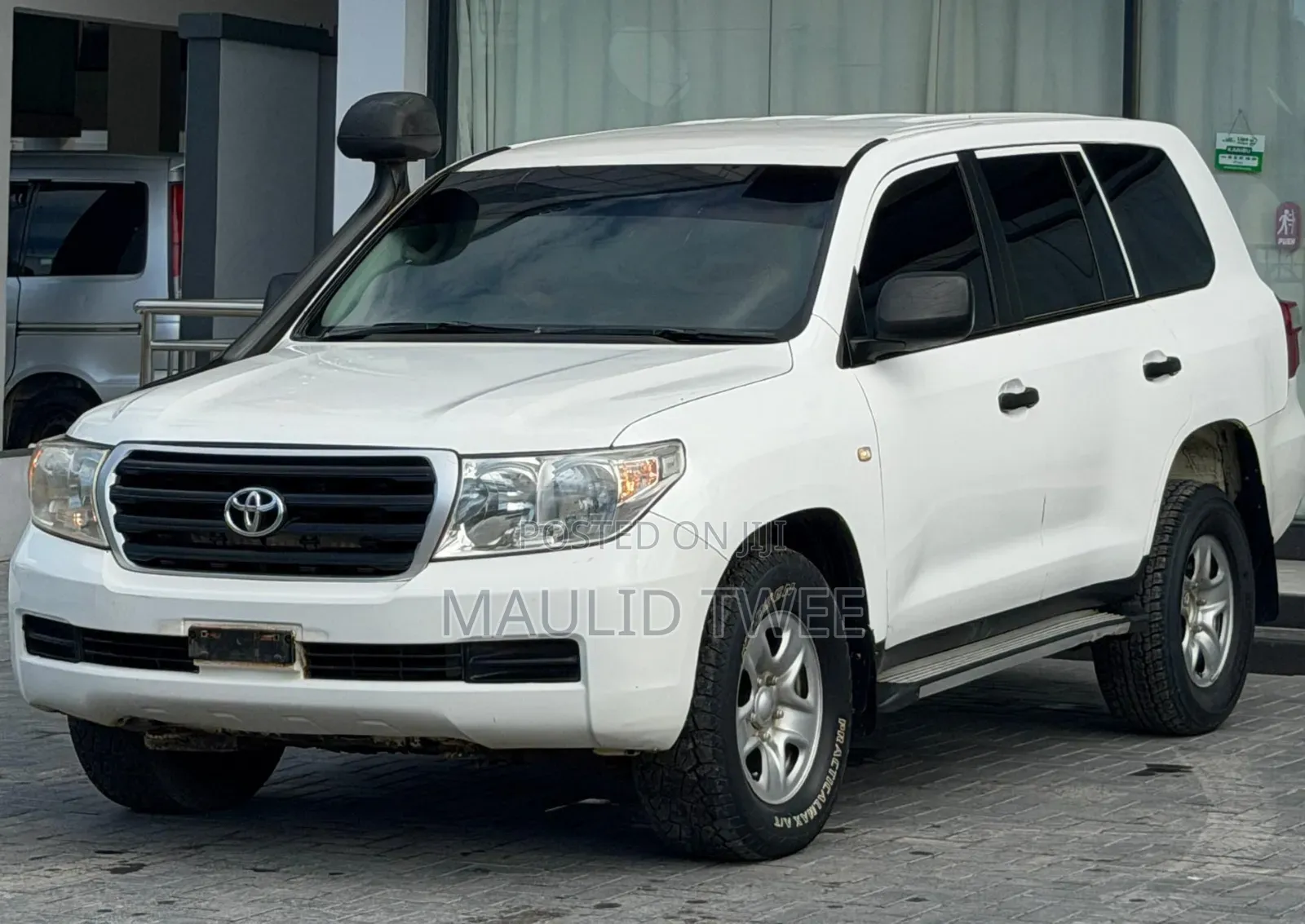 Toyota Land Cruiser 2011 White