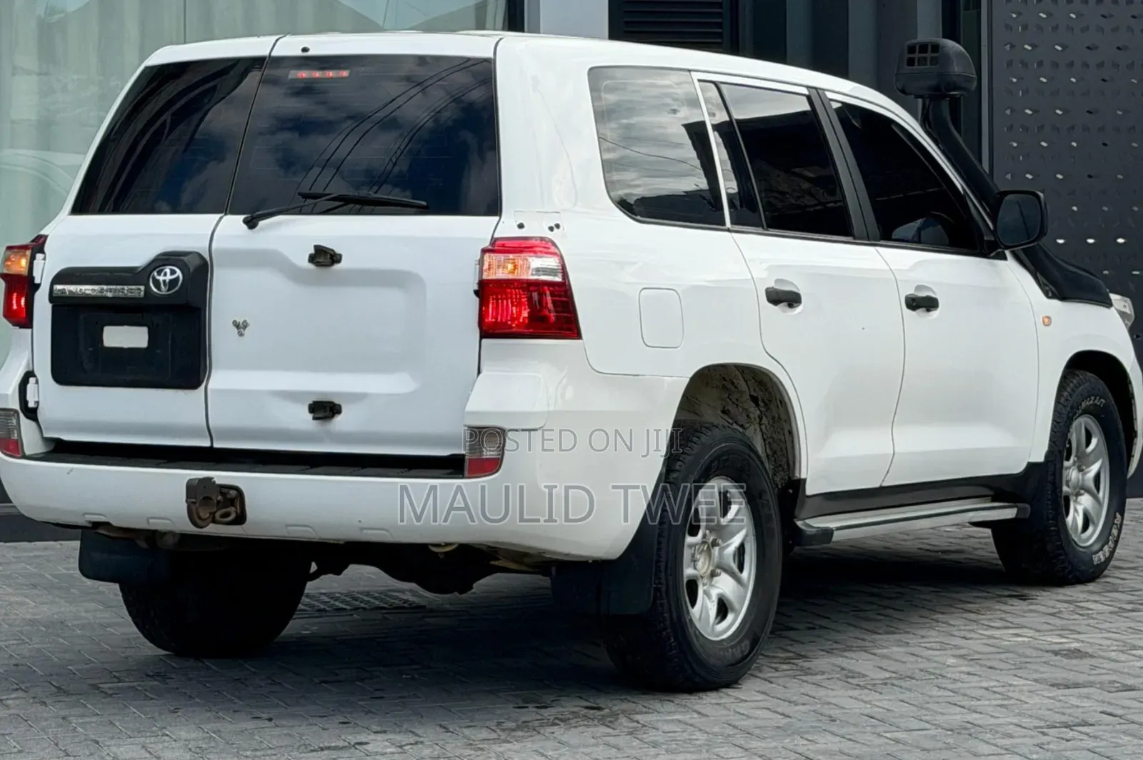 Toyota Land Cruiser 2011 White