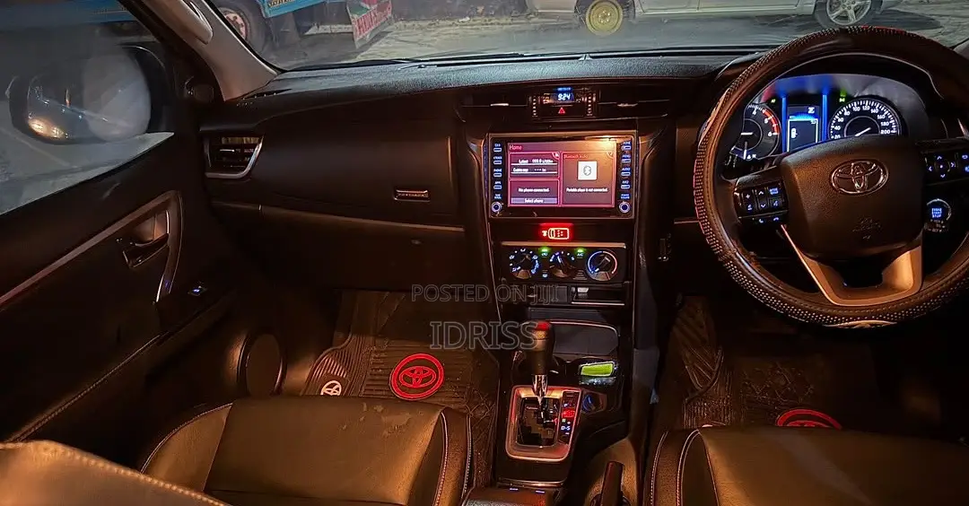 Toyota Fortuner 2022 Silver