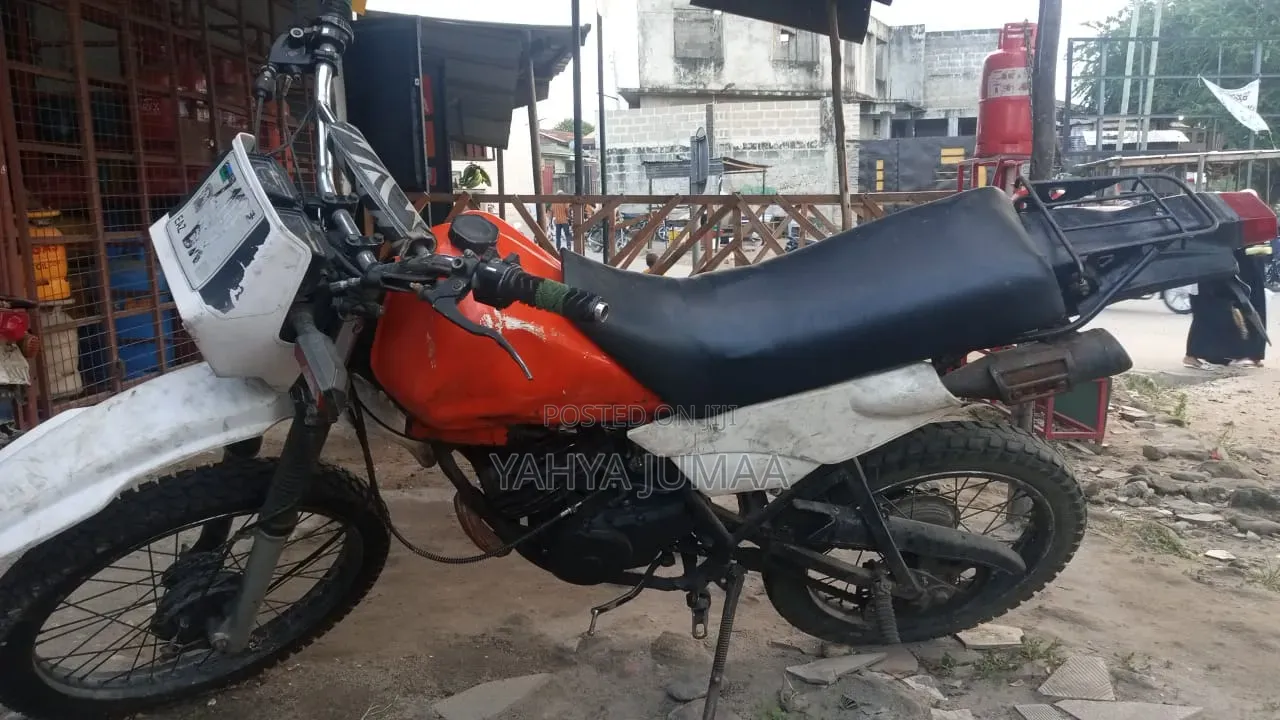 Yamaha DT125 2001 Red
