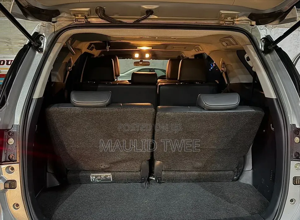 Toyota Fortuner 2022 Silver