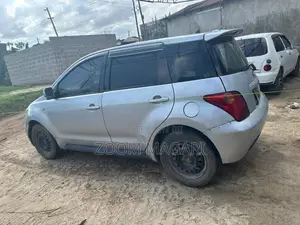 Toyota IST 2004 Silver