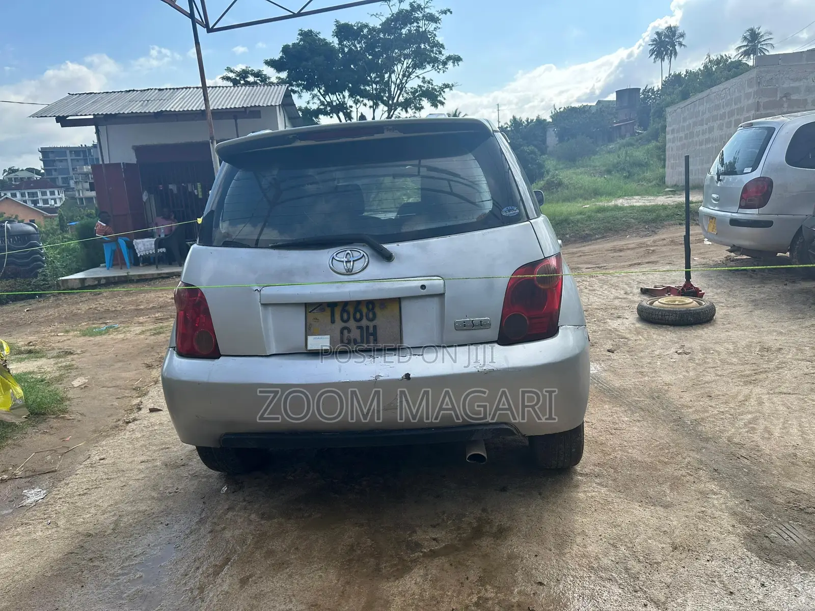 Toyota IST 2004 Silver