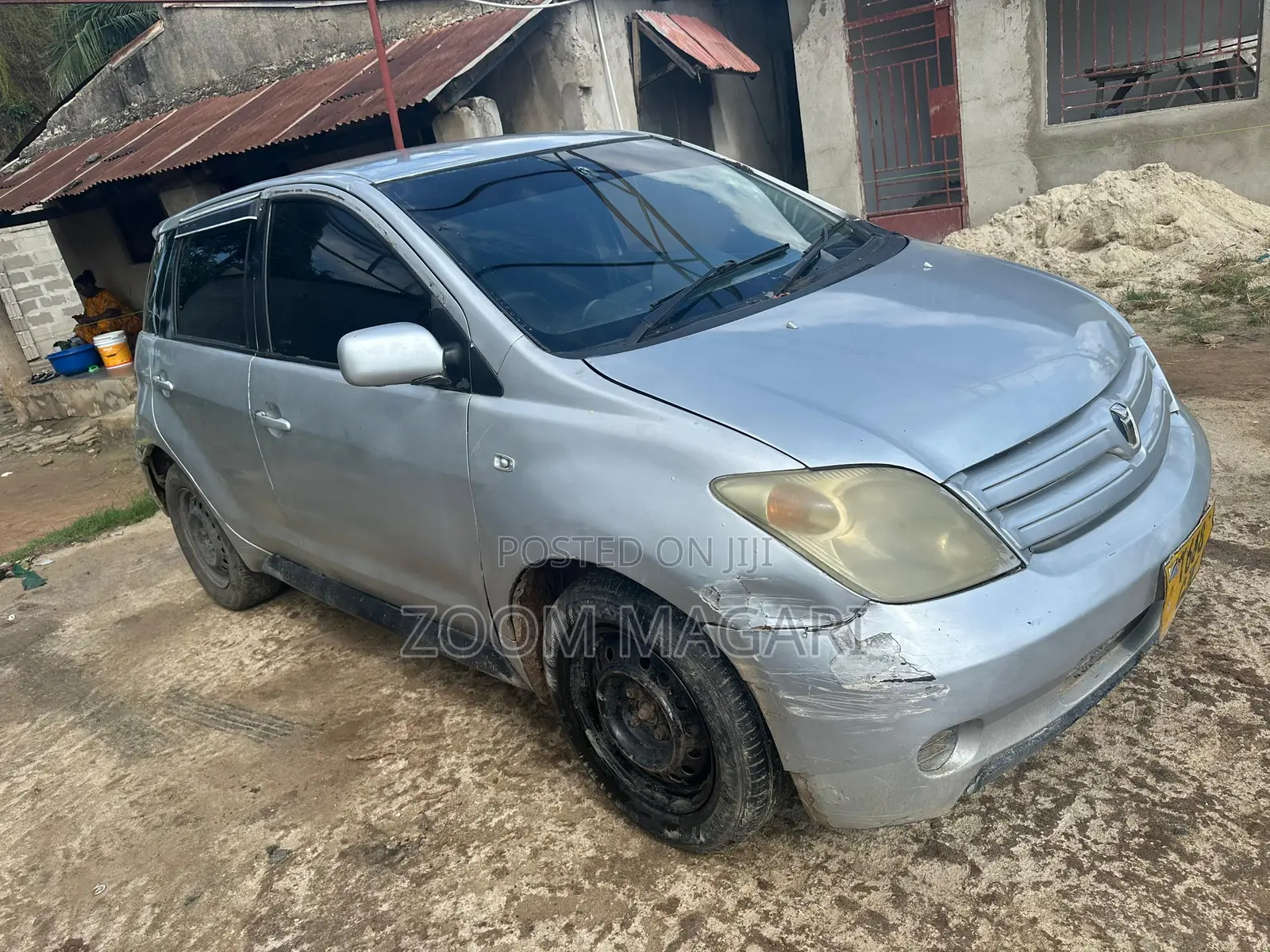Toyota IST 2004 Silver