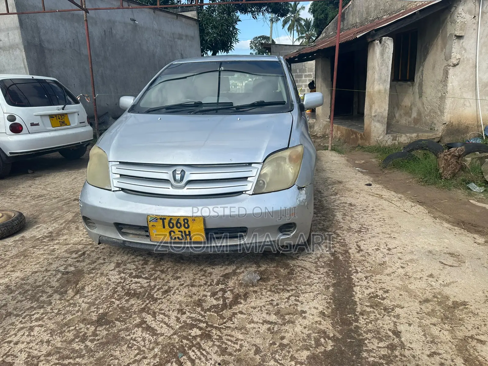 Toyota IST 2004 Silver