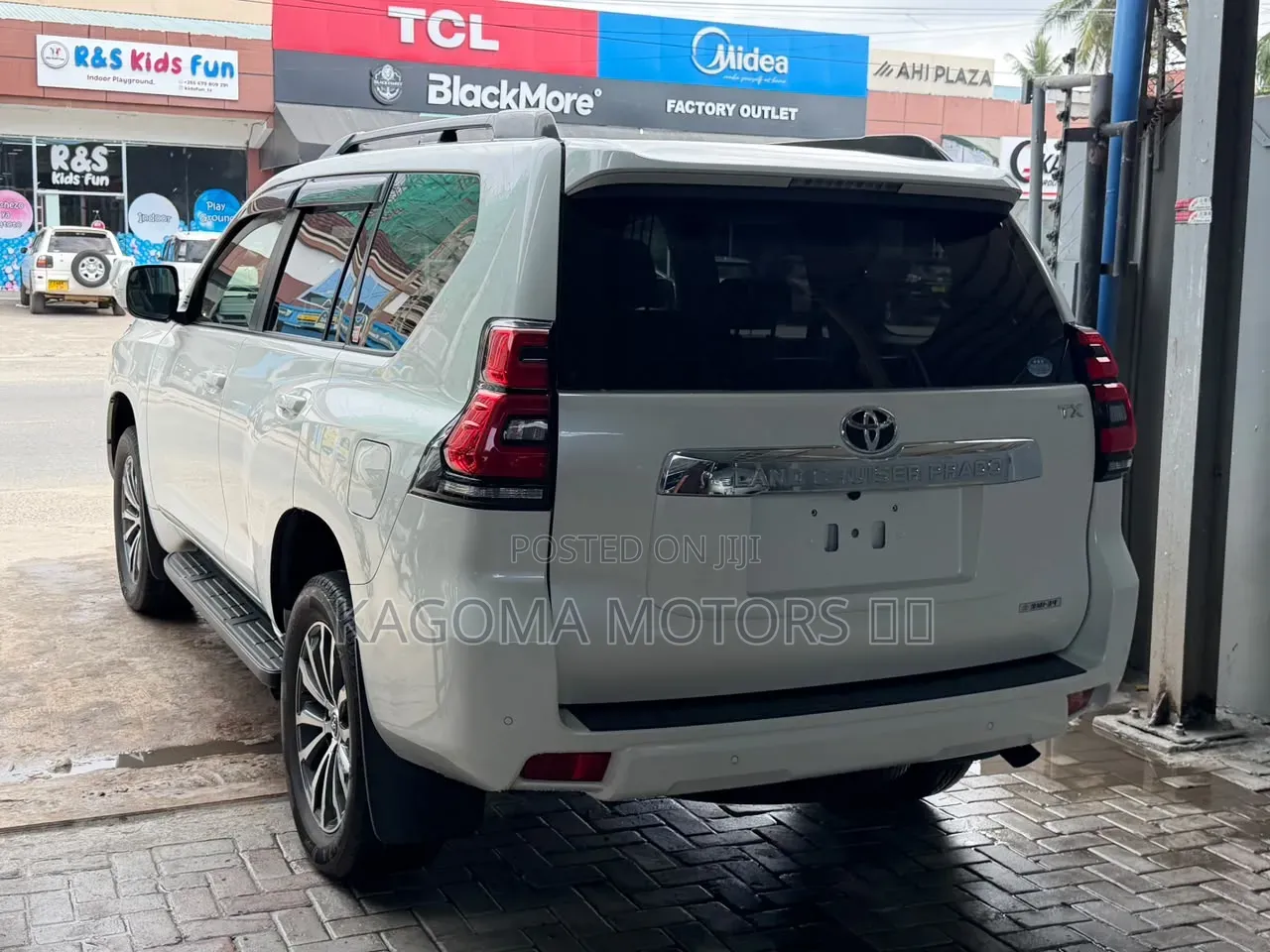 Toyota Land Cruiser Prado 2018 White