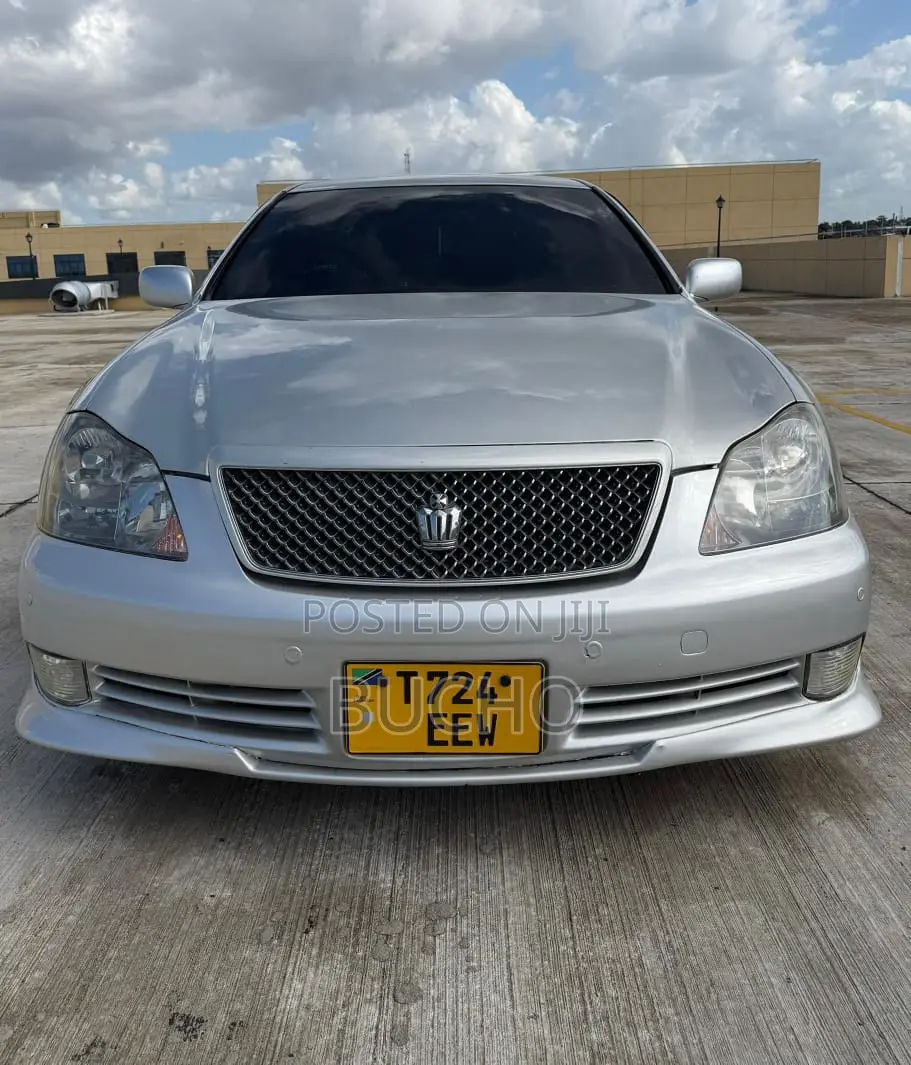 Toyota Crown Royale 2005 Silver