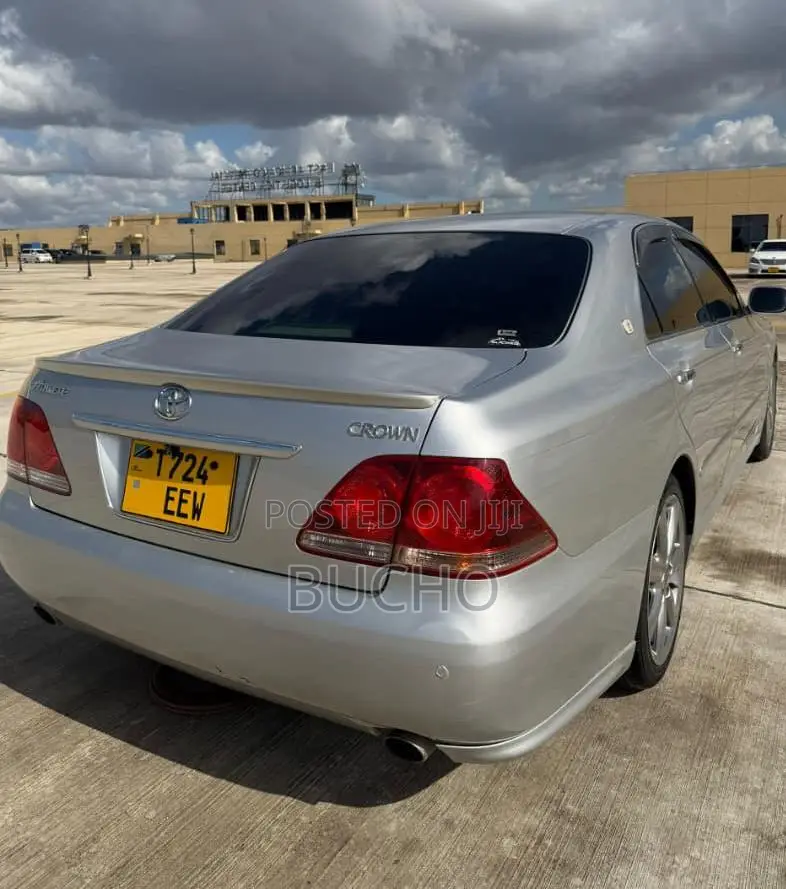 Toyota Crown Royale 2005 Silver