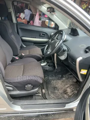 Toyota IST 2004 Silver