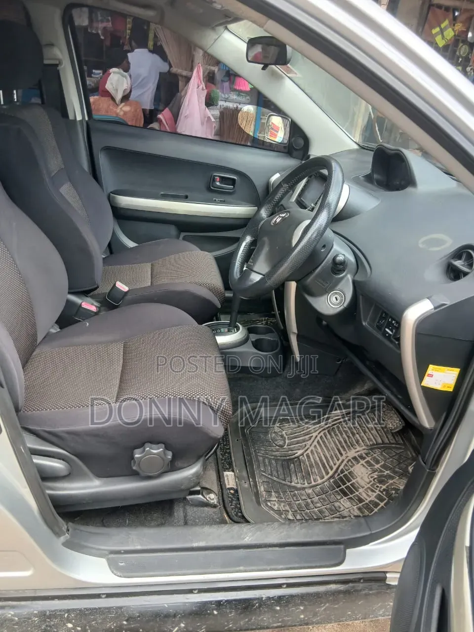 Toyota IST 2004 Silver
