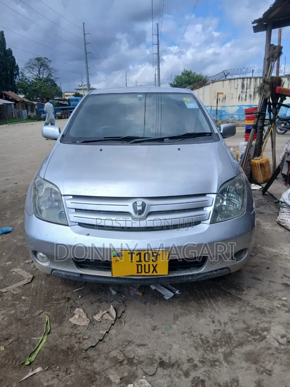 Toyota IST 2004 Silver