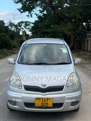 Toyota Fun Cargo 2006 Silver