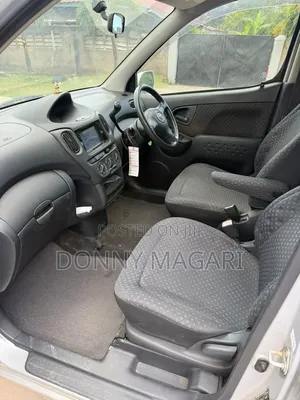 Toyota Fun Cargo 2006 Silver