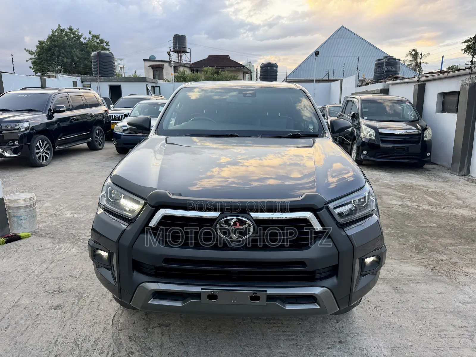 Toyota Hilux Revo Double Cab Deisel 2.8 AWD 2022 Gray