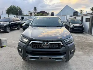 Toyota Hilux Revo Double Cab Deisel 2.8 AWD 2022 Gray