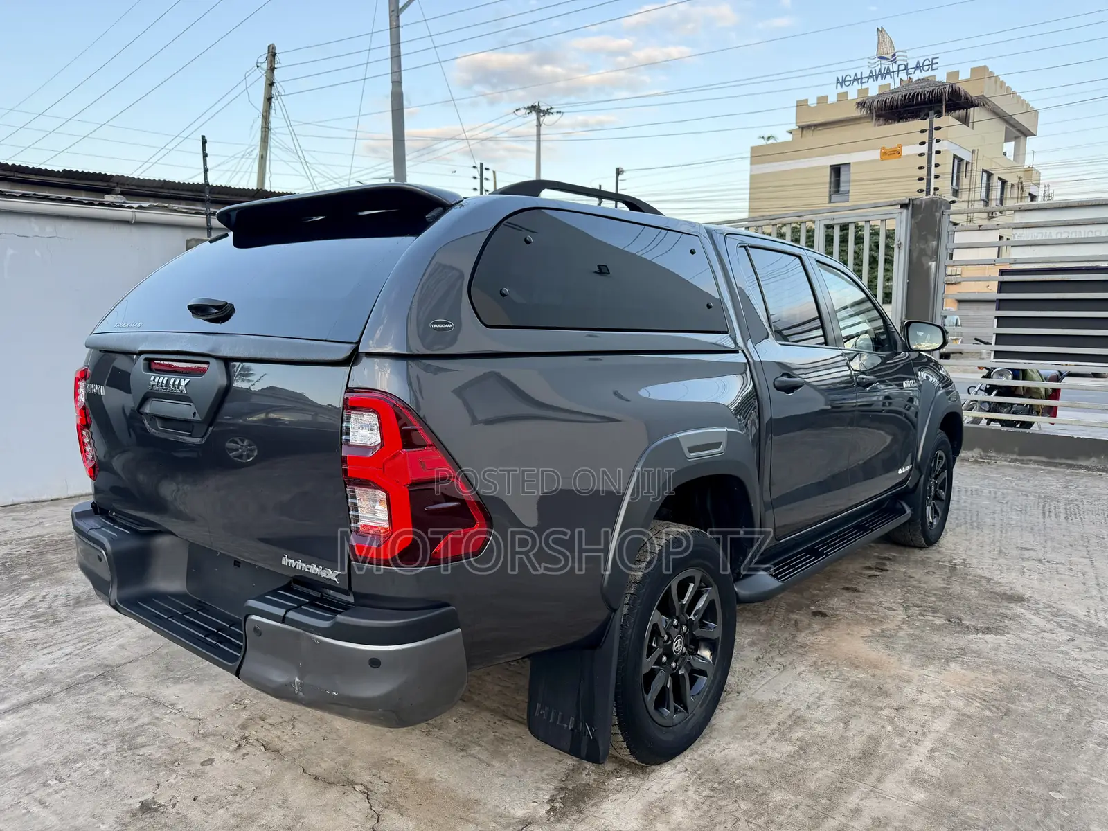 Toyota Hilux Revo Double Cab Deisel 2.8 AWD 2022 Gray