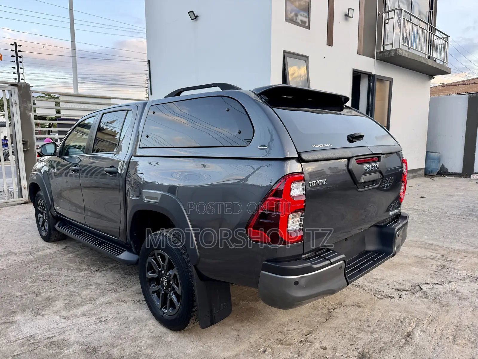 Toyota Hilux Revo Double Cab Deisel 2.8 AWD 2022 Gray