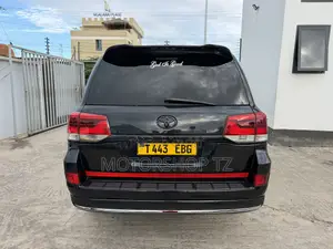 Toyota Land Cruiser 4.6 V8 GX 2012 Black